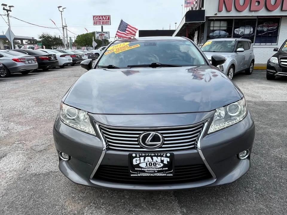 2015 Lexus ES 6th Gen - Image 2 of 20