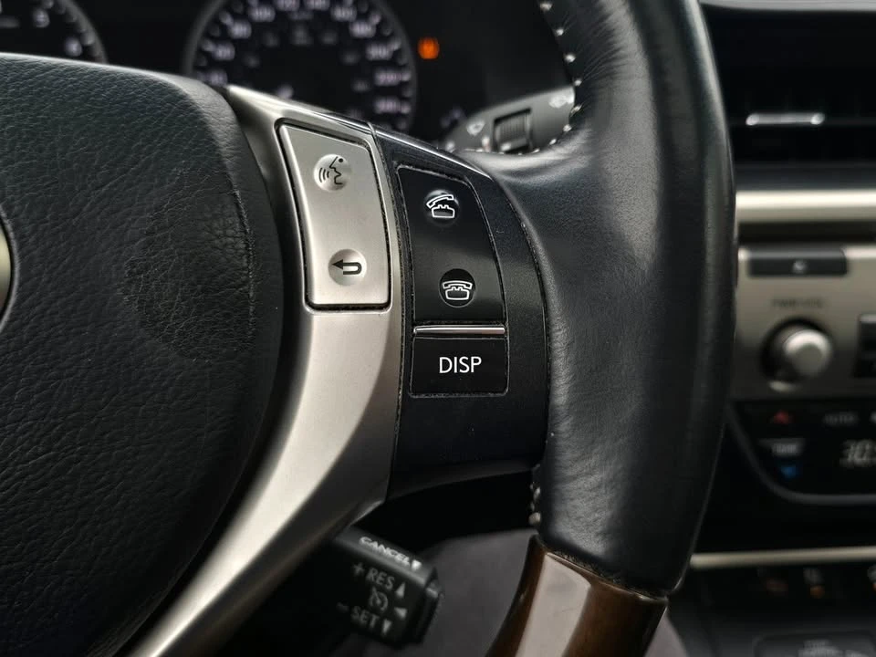 2015 Lexus ES 6th Gen - Image 17 of 19
