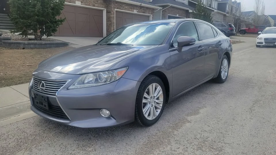 2015 Lexus ES 6th Gen - Image 2 of 14