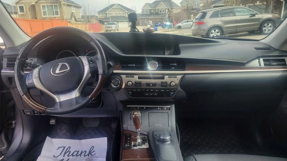 2015 Lexus ES 6th Gen - Image 12 of 14