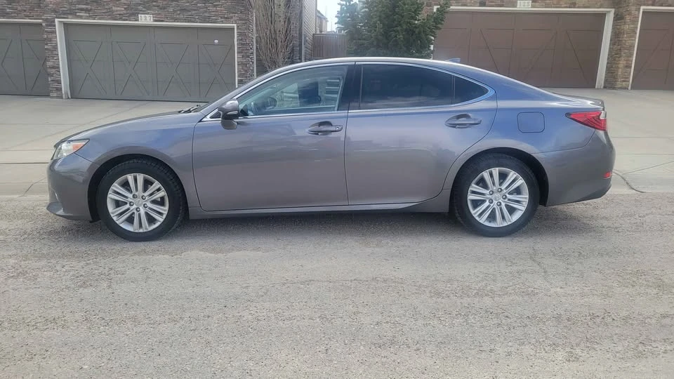 2015 Lexus ES 6th Gen - Image 3 of 14