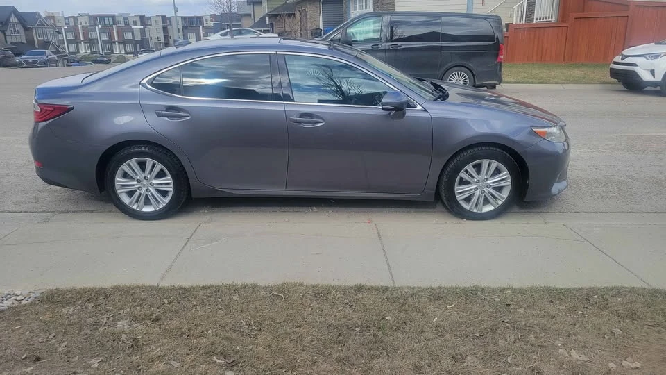 2015 Lexus ES 6th Gen - Image 7 of 14