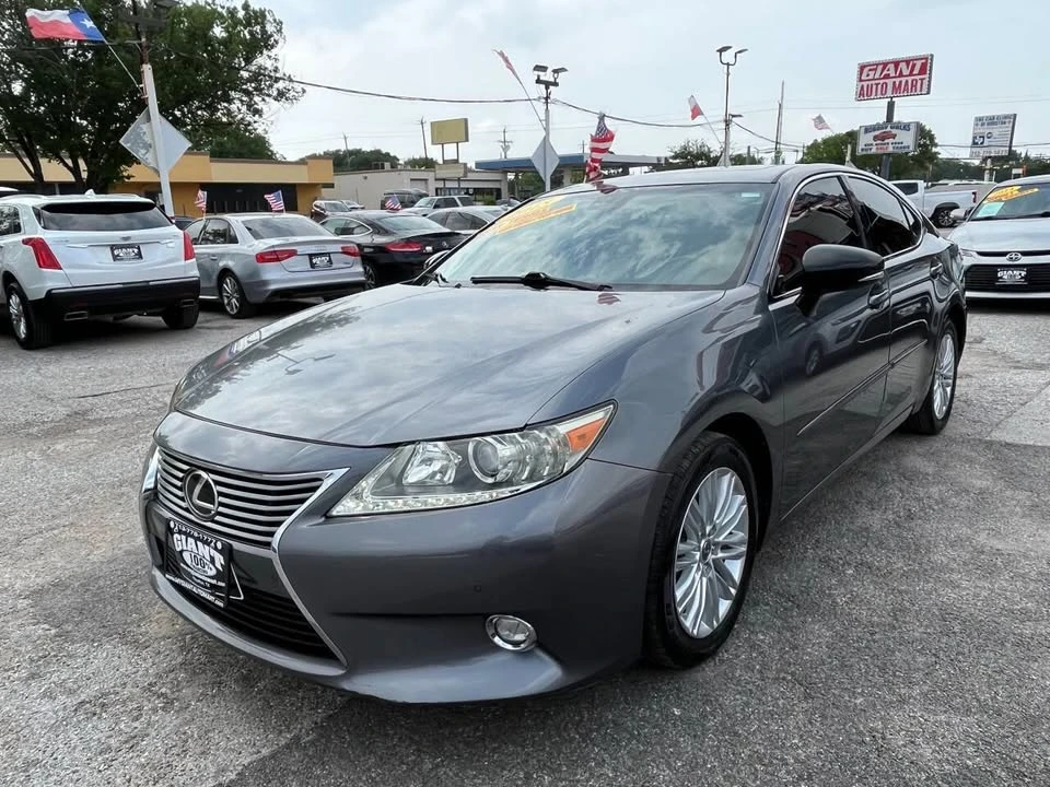 2015 Lexus ES 6th Gen - Image 3 of 20
