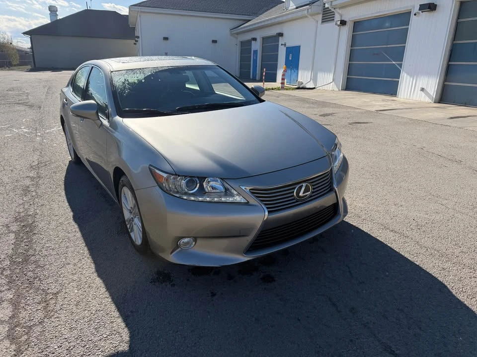 2015 Lexus ES 6th Gen - Image 4 of 12
