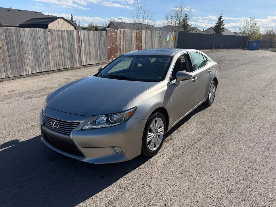 2015 Lexus ES 6th Gen - Image 2 of 13