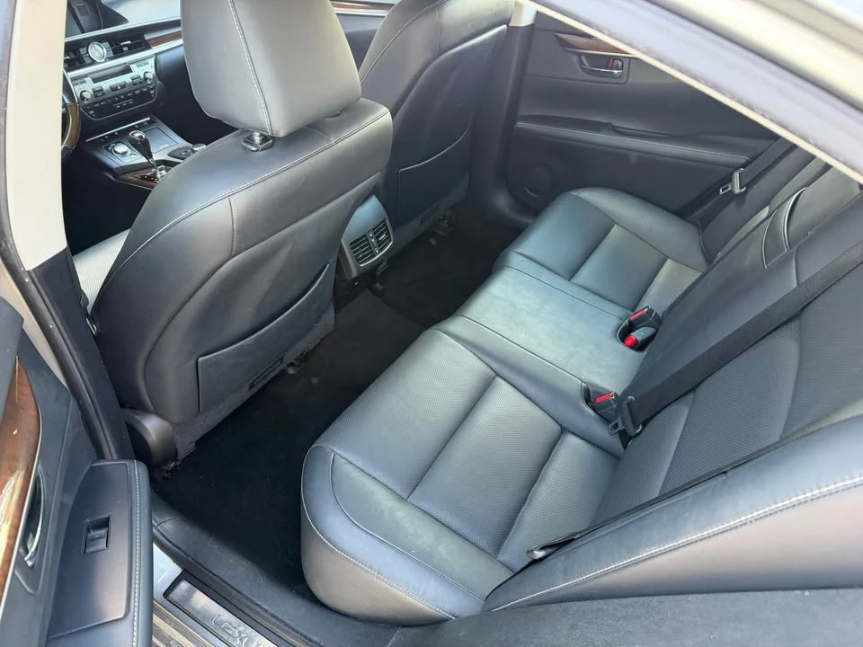 2015 Lexus ES 6th Gen - Image 12 of 13