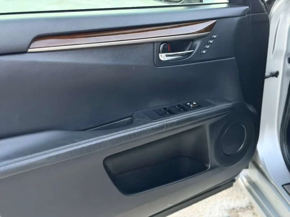 2015 Lexus ES 6th Gen - Image 19 of 19