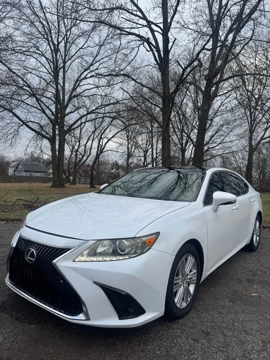 2015 Lexus ES 6th Gen - Image 4 of 19