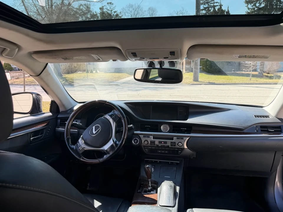 2015 Lexus ES 6th Gen - Image 7 of 10