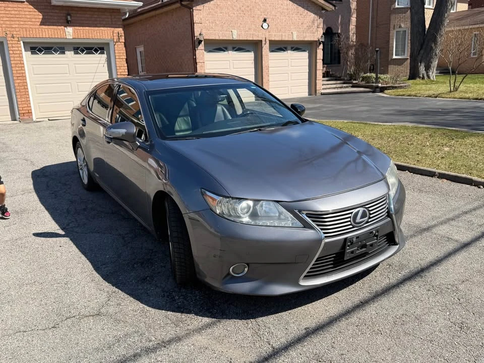 2015 Lexus ES 6th Gen - Image 8 of 10