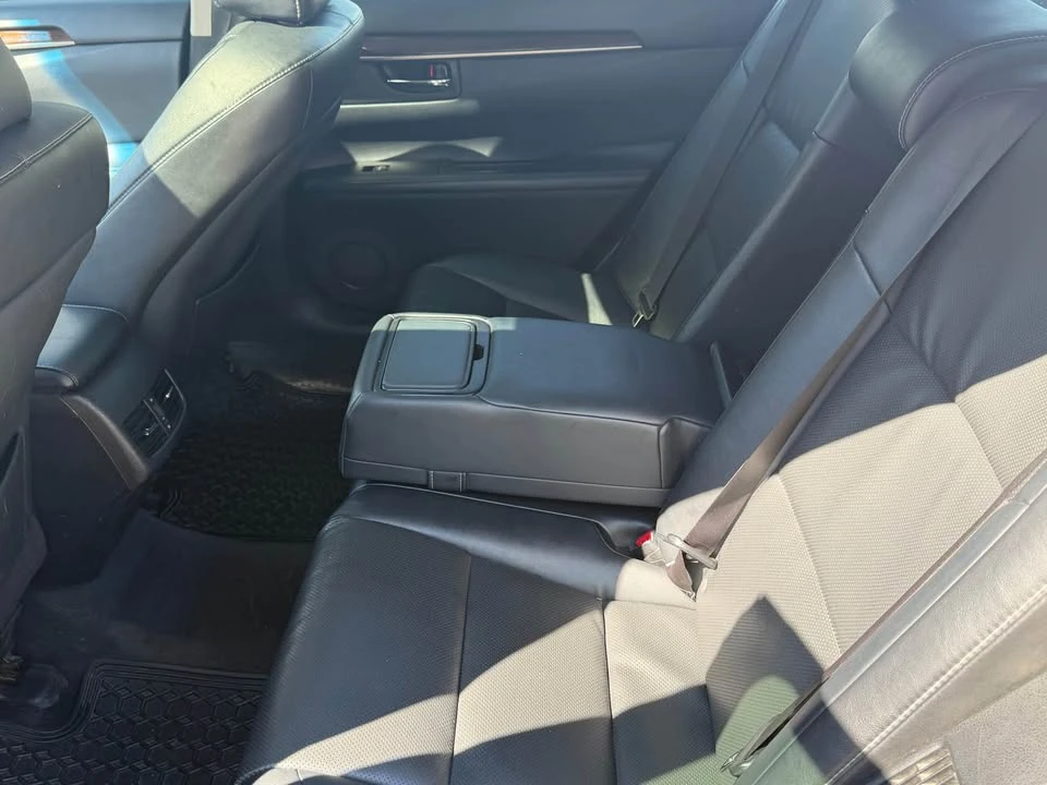 2015 Lexus ES 6th Gen - Image 9 of 10