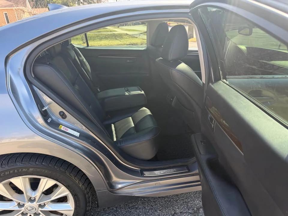 2015 Lexus ES 6th Gen - Image 4 of 10