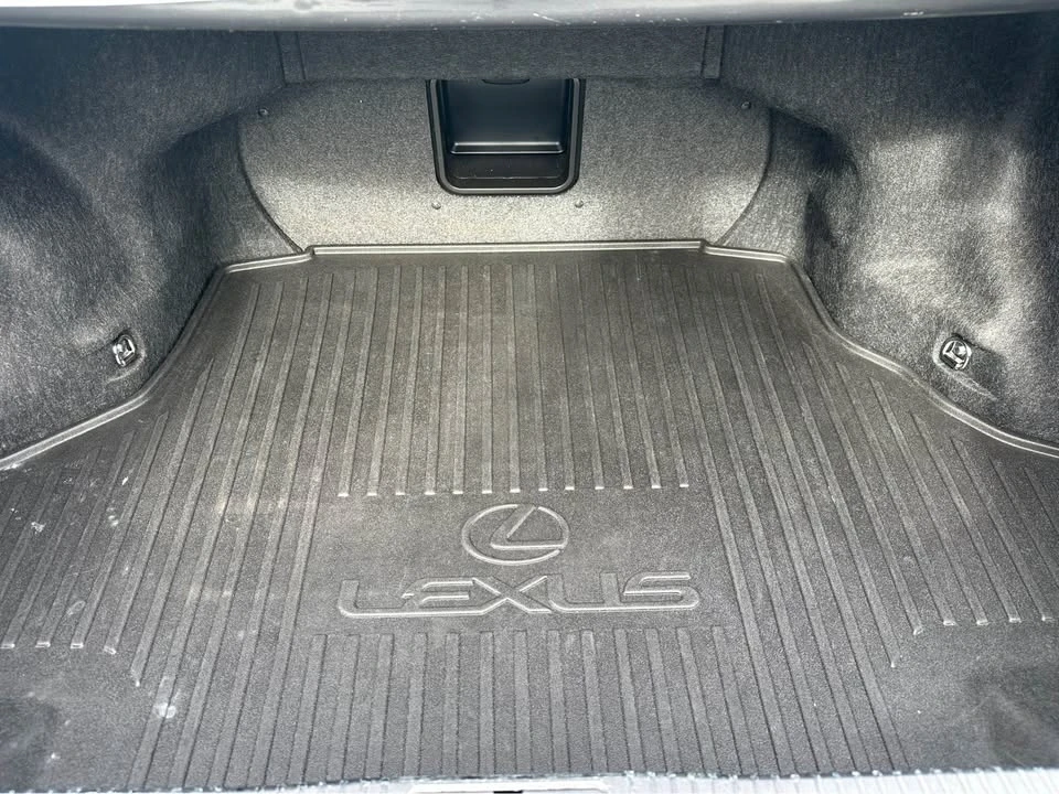 2015 Lexus ES 6th Gen - Image 19 of 20
