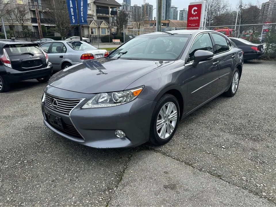 2015 Lexus ES 6th Gen - Image 2 of 20