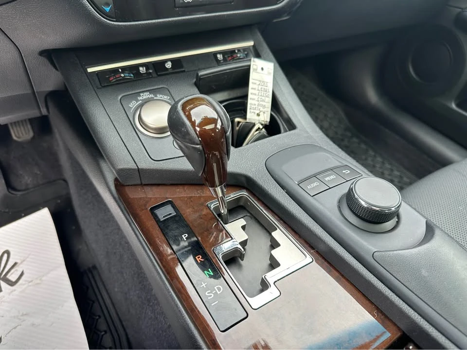 2015 Lexus ES 6th Gen - Image 16 of 20