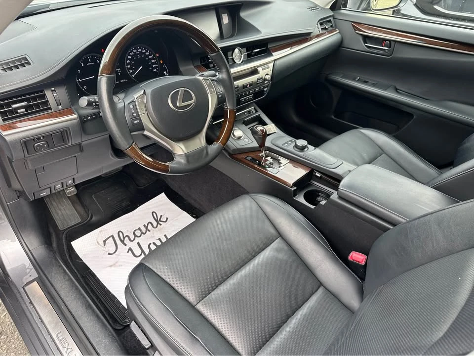 2015 Lexus ES 6th Gen - Image 10 of 20
