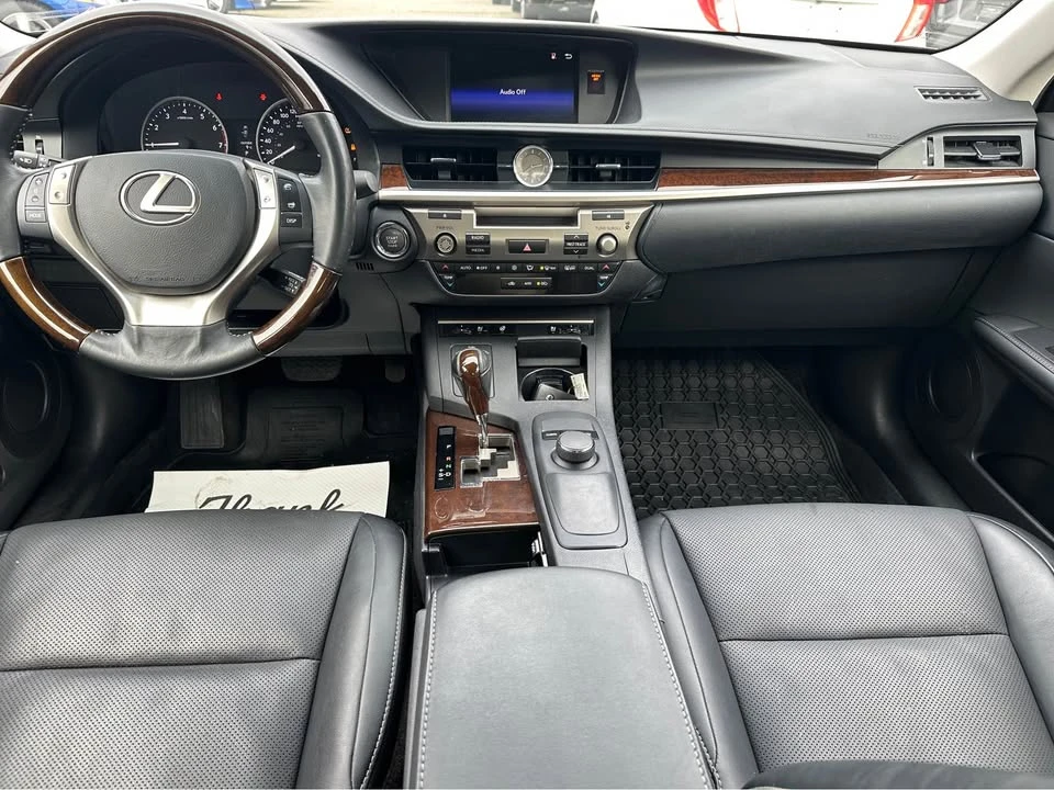 2015 Lexus ES 6th Gen - Image 13 of 20