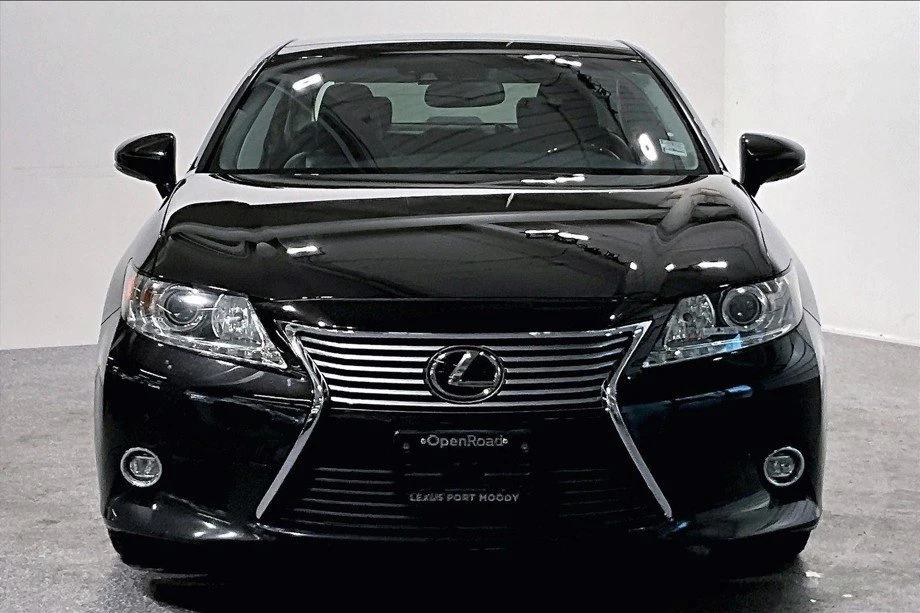 2015 Lexus ES 6th Gen - Image 2 of 8