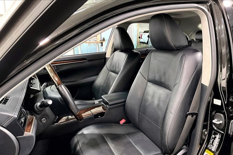 2015 Lexus ES 6th Gen - Image 5 of 8