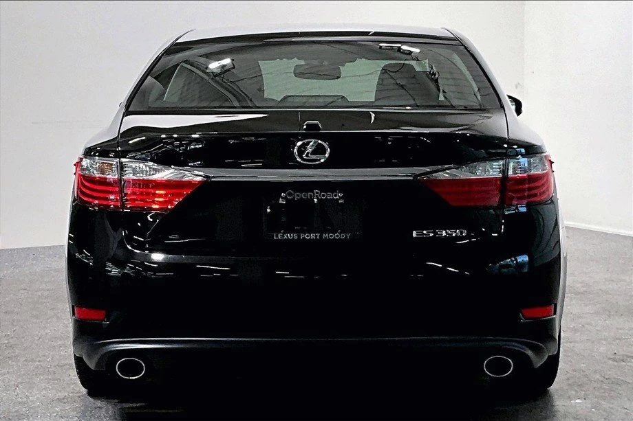 2015 Lexus ES 6th Gen - Image 4 of 8