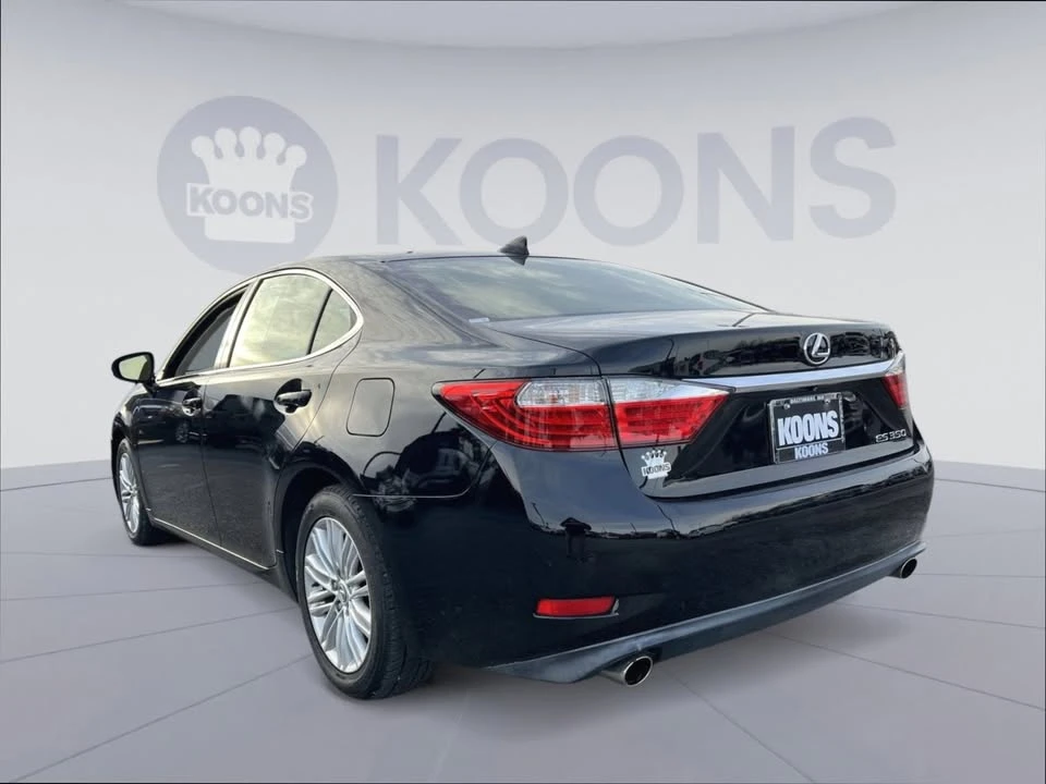 2015 Lexus ES 6th Gen - Image 3 of 9