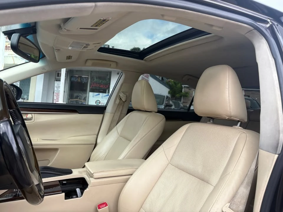 2015 Lexus ES 6th Gen - Image 13 of 20