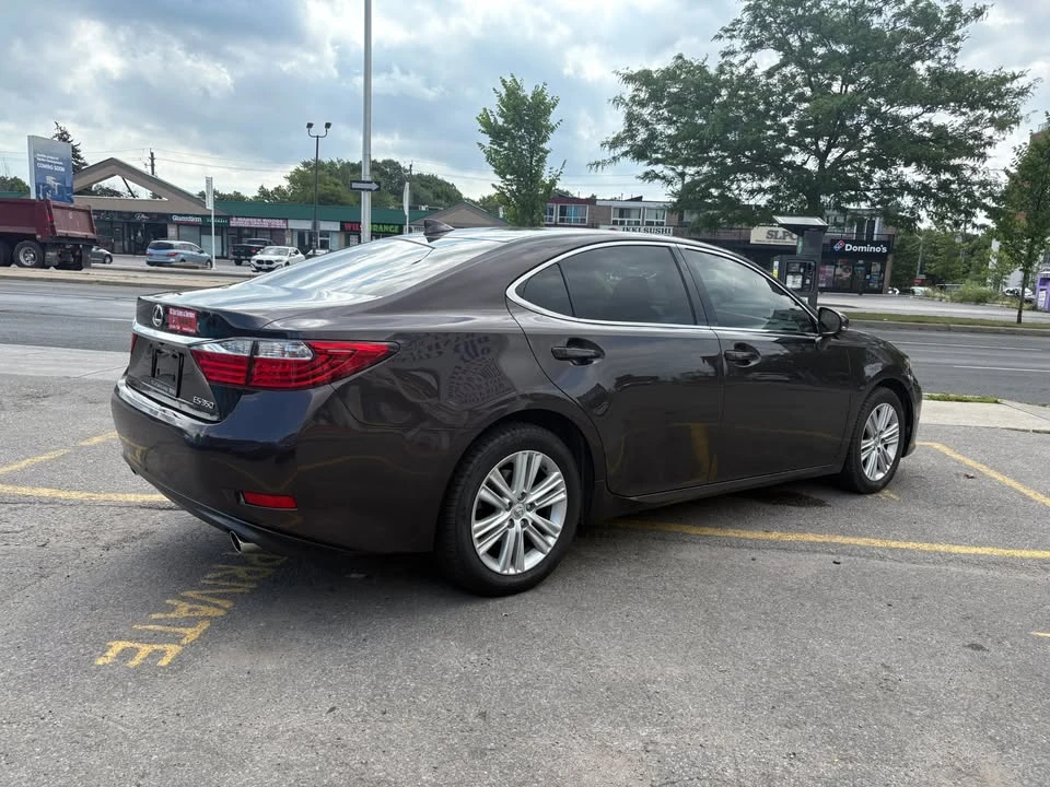 2015 Lexus ES 6th Gen - Image 5 of 20