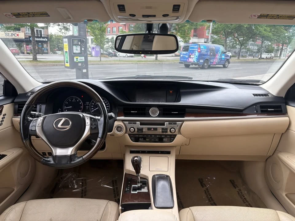 2015 Lexus ES 6th Gen - Image 12 of 20