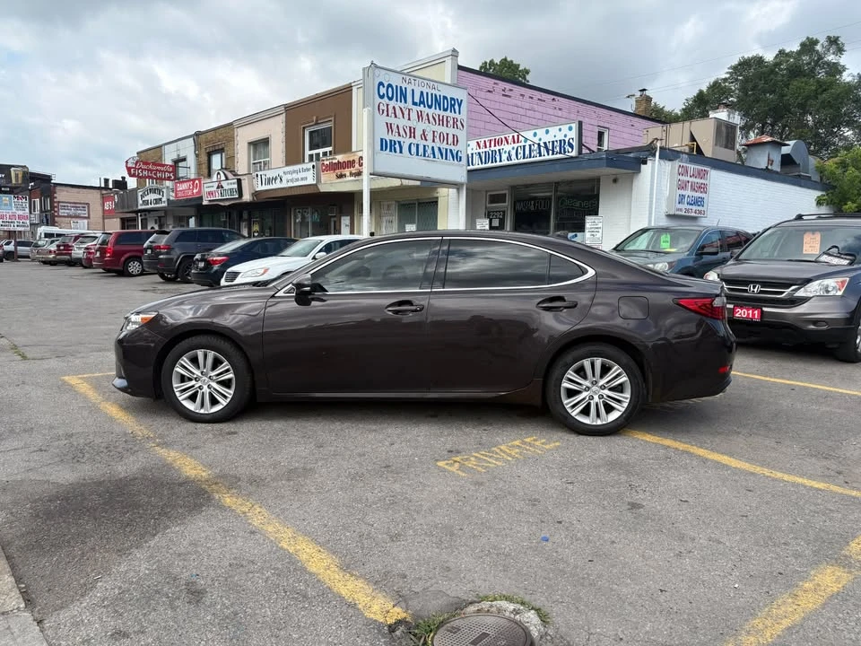 2015 Lexus ES 6th Gen - Image 8 of 20