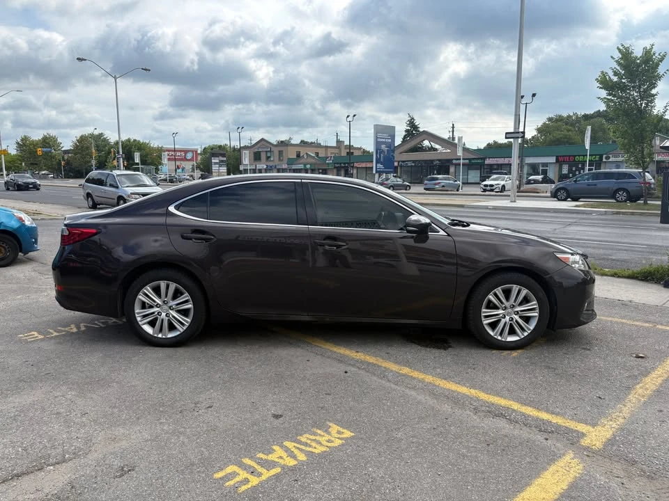 2015 Lexus ES 6th Gen - Image 4 of 20