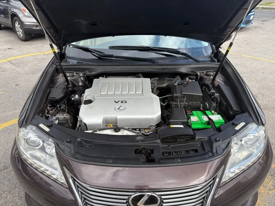 2015 Lexus ES 6th Gen - Image 9 of 20