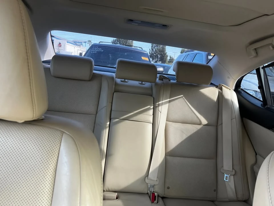 2015 Lexus ES 6th Gen - Image 4 of 5