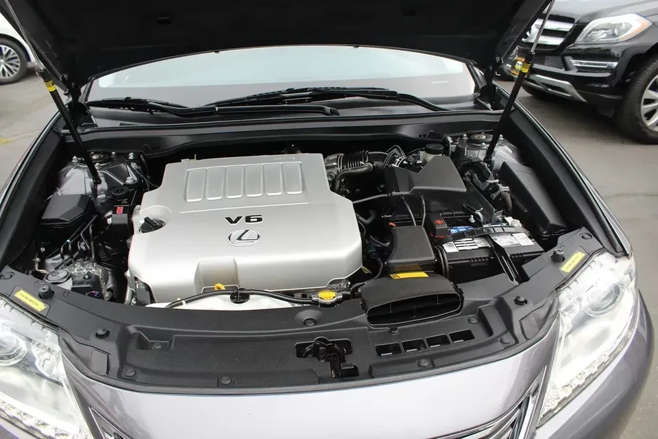 2015 Lexus ES 6th Gen - Image 10 of 10