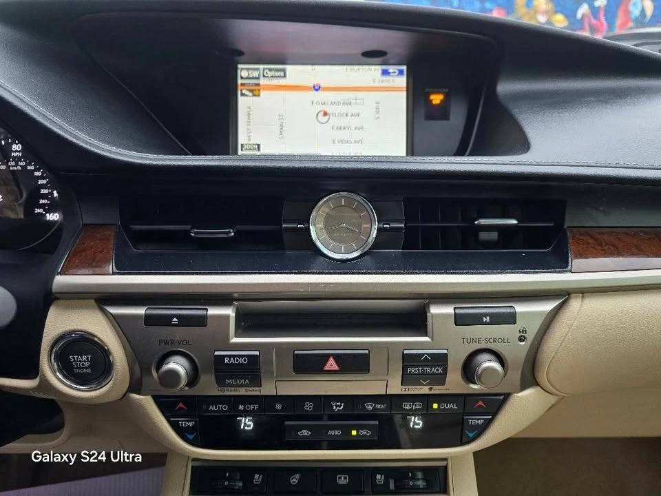 2015 Lexus ES 6th Gen - Image 17 of 18