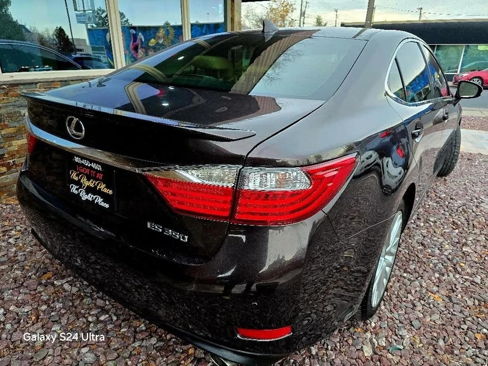 2015 Lexus ES 6th Gen - Image 8 of 18