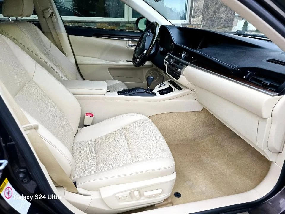 2015 Lexus ES 6th Gen - Image 10 of 18