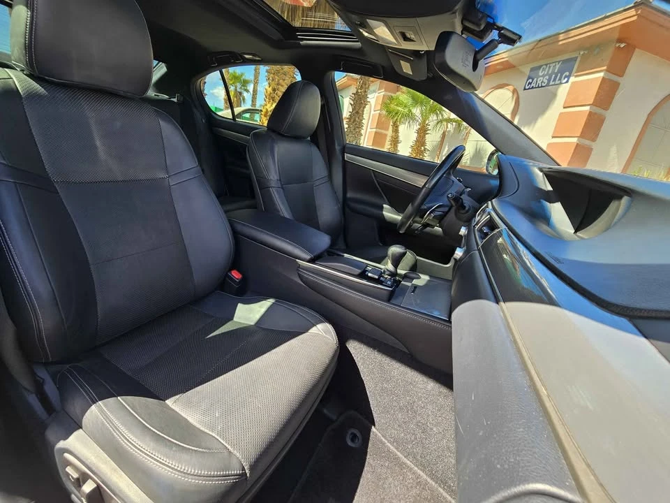 2015 Lexus GS 4th Gen - Image 12 of 16