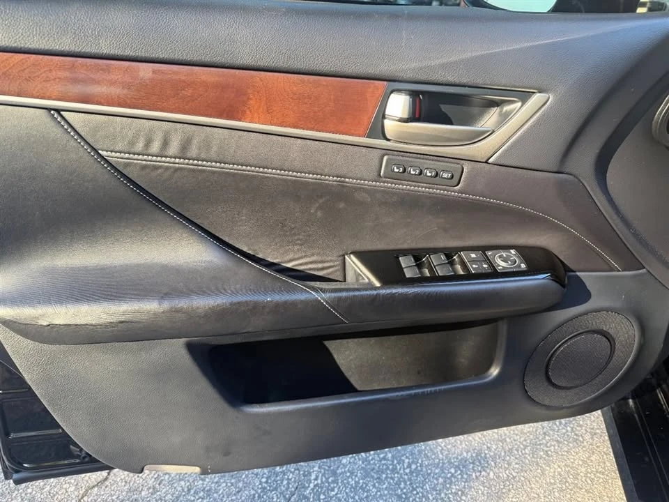 2015 Lexus GS 4th Gen - Image 8 of 17