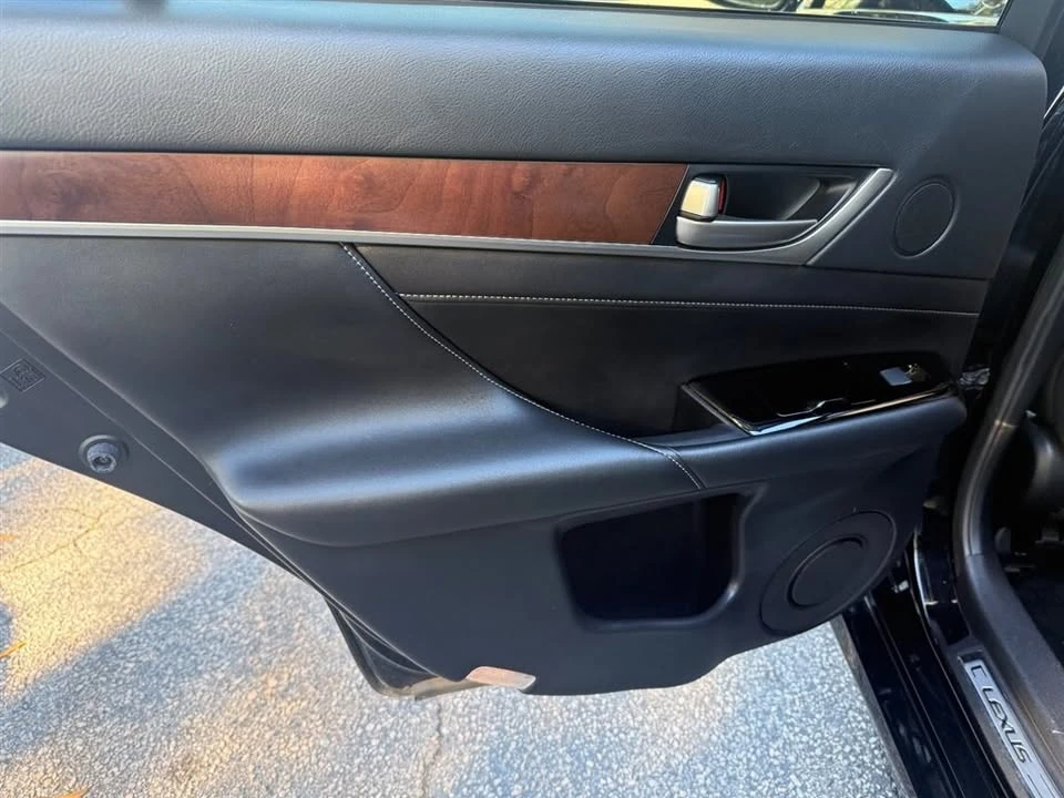 2015 Lexus GS 4th Gen - Image 10 of 17