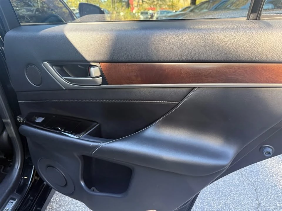2015 Lexus GS 4th Gen - Image 12 of 17