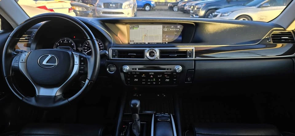 2015 Lexus GS 4th Gen - Image 15 of 17