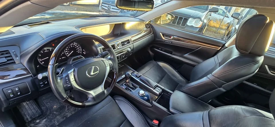 2015 Lexus GS 4th Gen - Image 11 of 17