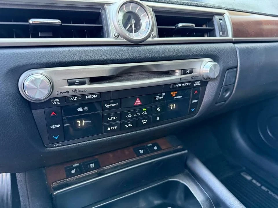 2015 Lexus GS 4th Gen - Image 17 of 18