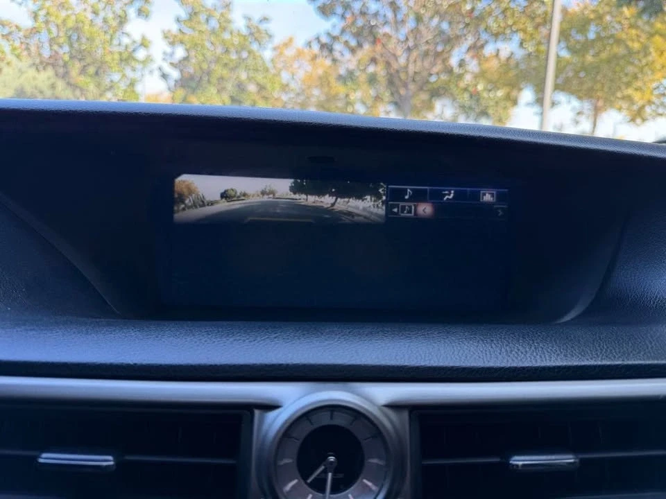 2015 Lexus GS 4th Gen - Image 16 of 18