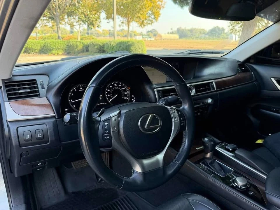 2015 Lexus GS 4th Gen - Image 12 of 18