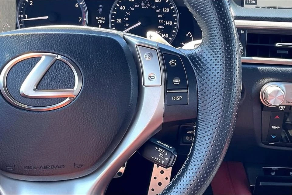 2015 Lexus GS 4th Gen - Image 15 of 18