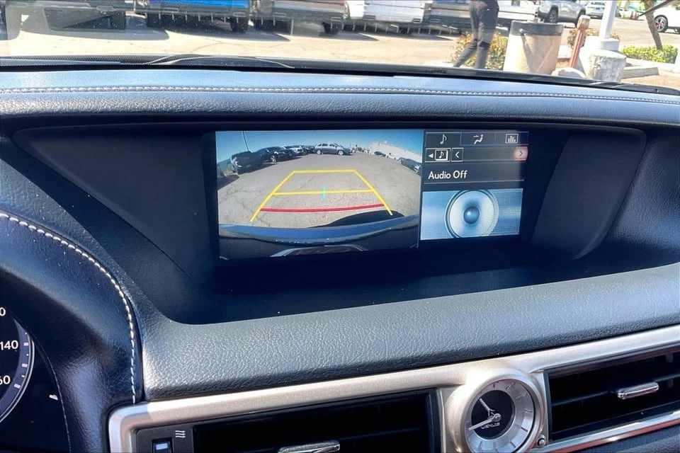 2015 Lexus GS 4th Gen - Image 17 of 18