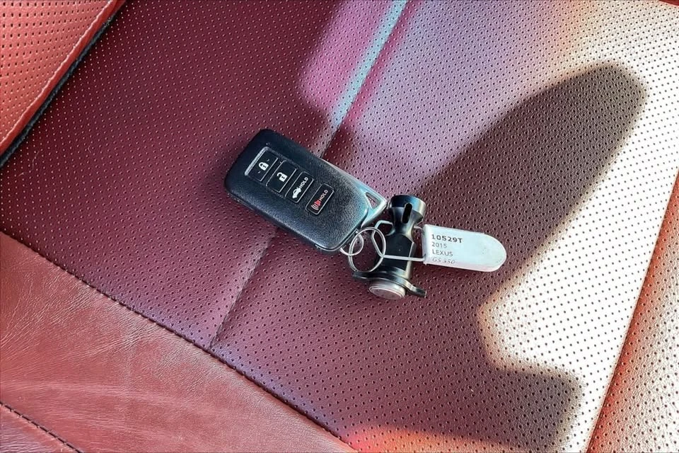 2015 Lexus GS 4th Gen - Image 9 of 18