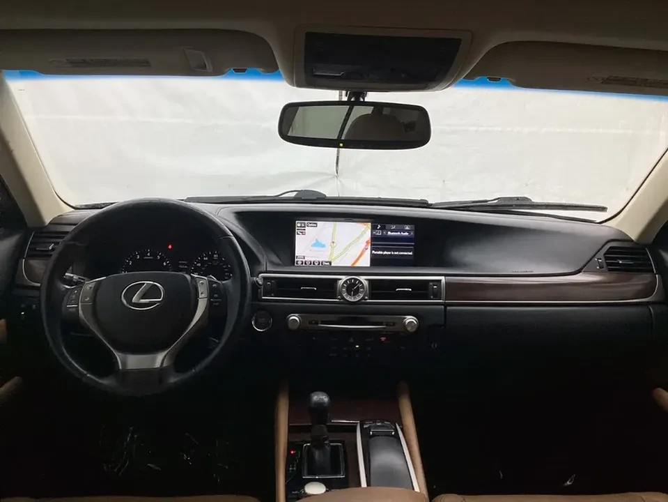 2015 Lexus GS 4th Gen - Image 15 of 17