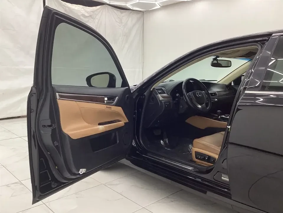 2015 Lexus GS 4th Gen - Image 13 of 17